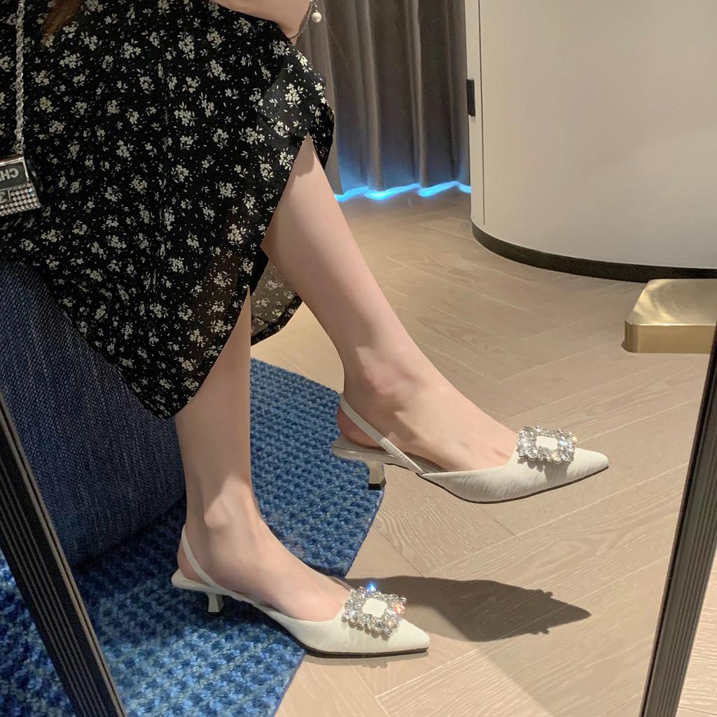 Sommar Damer Kristallpumps Eleganta Kitten Heels Bröllopsskor Spetsig Tå Höga Klackar Slingback Tyg Strass Sandaler