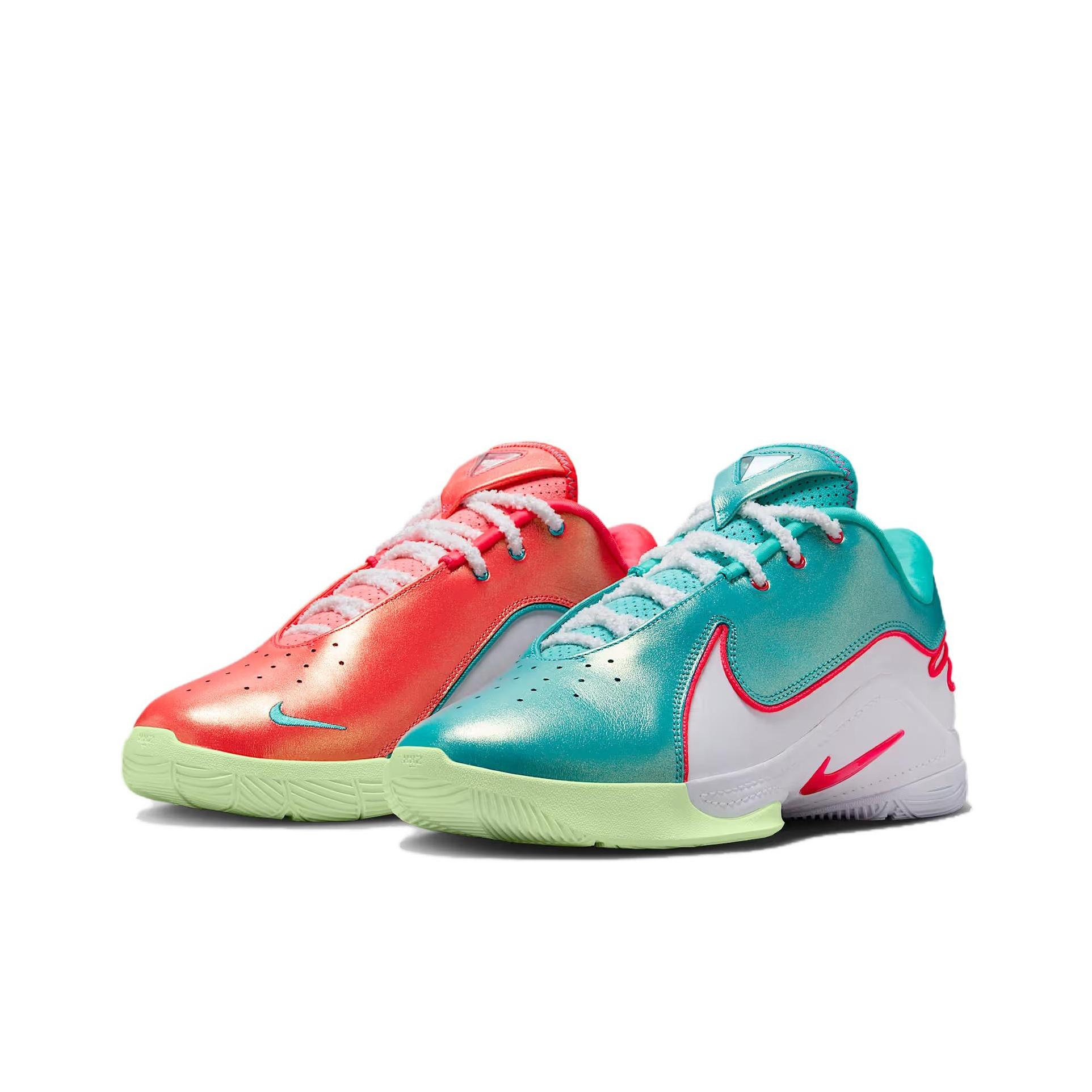 Nike LeBron 22 EP Ziemassvētku komplekts