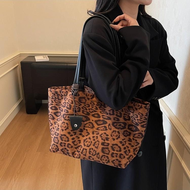 Large capacity casual leopard print bag women's autumn and winter fashion retro shoulder bag commuter tote bag