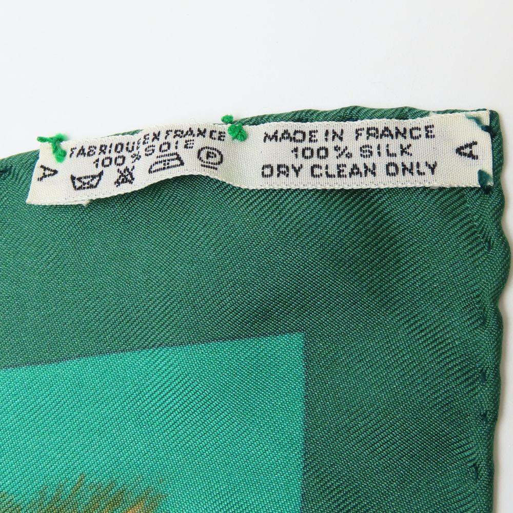 Used HERMES Scarf Calle 90 Silk Green Multicolor CASOUES Et PLUMETS