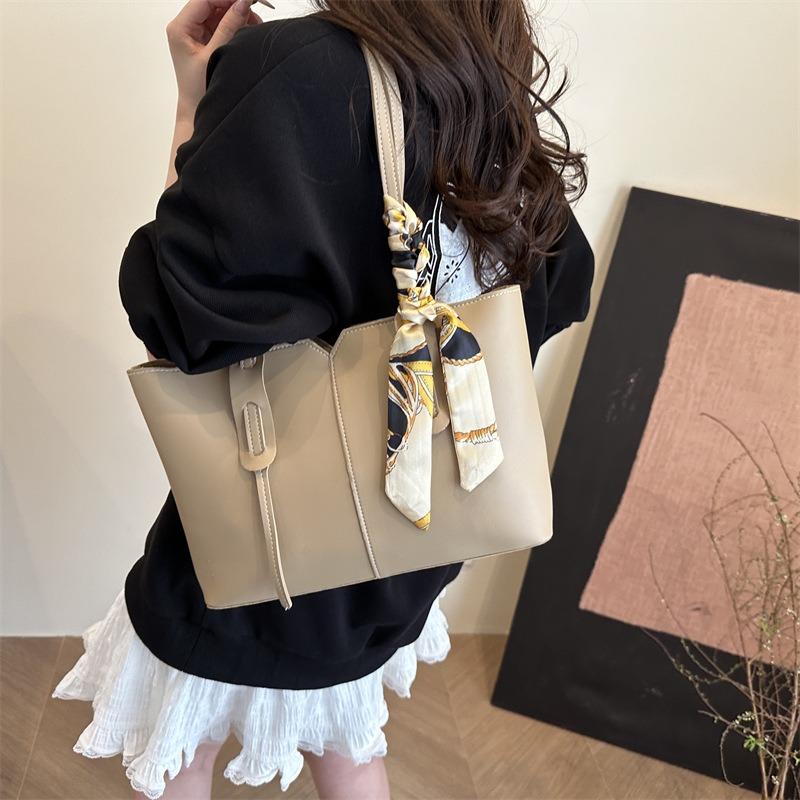 Summer new large-capacity tote bag versatile shoulder underarm bag solid color simple commuter handbag women's bag