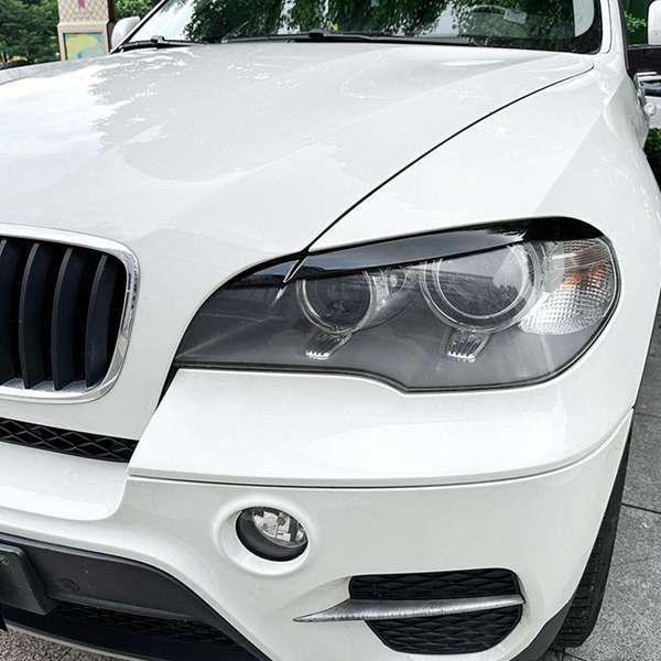 1 pár lesklých černých ABS lišt pro BMW X5 E70 (2008-2013)