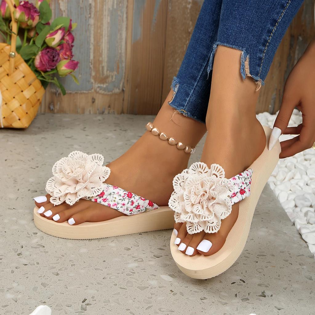 Fashion 2025 Cute Slippers Casual Innovative Design Shoes Soft Seam Lightweight Family Slippers High Quality Exclusive Brand Slideshow