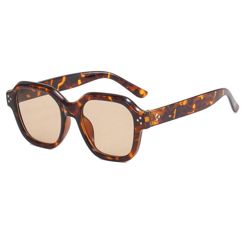 2024 Retro Korean-Style Black Studded Women s Sunglasses with Blue Light Blocking Lenses, Xiaohongshu Celebrity Fashion