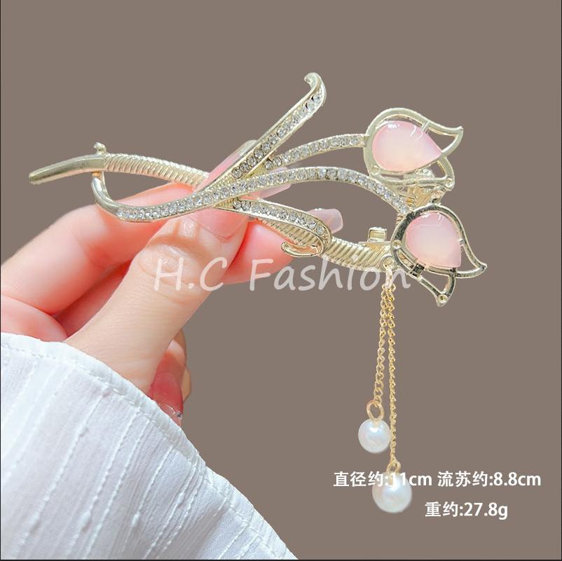 Elegant Alloy Butterfly Hair Clip with Tassels for Women Girls Fashion Hair Accessories Twisted Hairpin