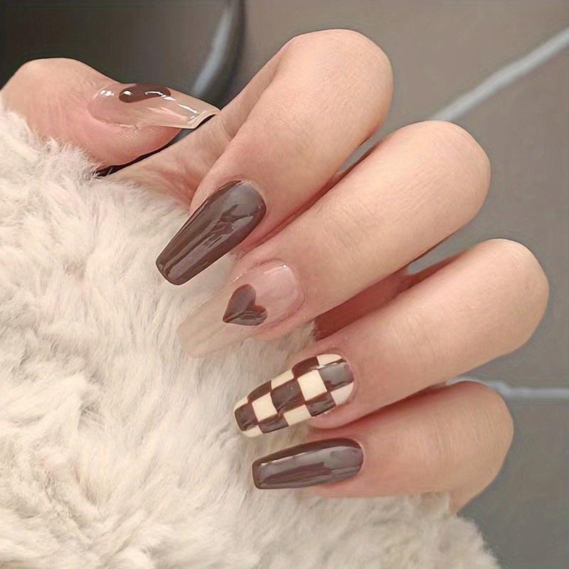 

Press-On Fake Nails with A Chocolate Checkerboard Design, Medium-Length Heart-Shaped Removable Tips, 24pcs