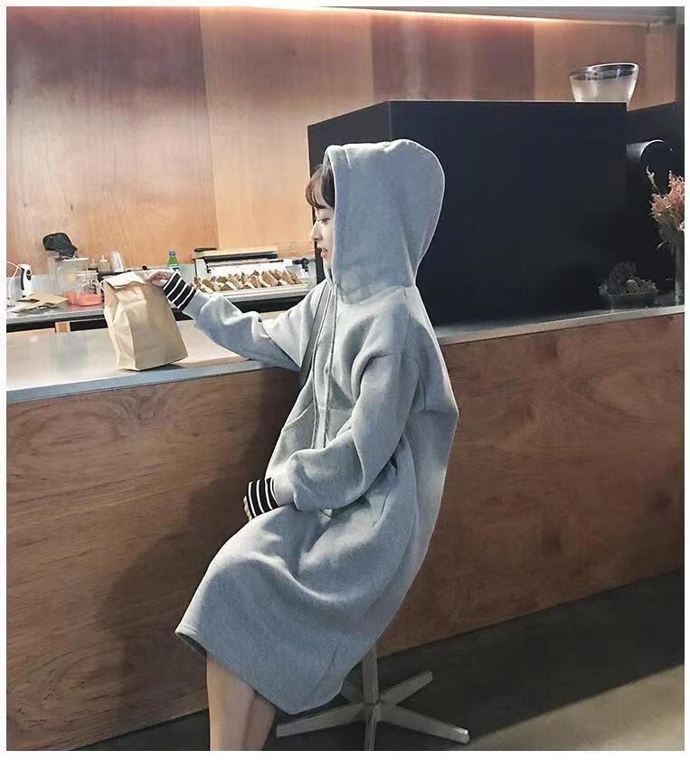 Women's Plus Velvet Sweatshirt Dress: Faux Two-Piece, Long Over-the-Knee, Hooded, Loose Fit, Plus Size, for Autumn and Winter.