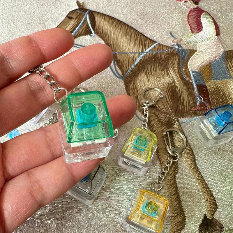 Transparent Star Keyboard Keychain Pendant Decompression Keys PC Cap Fingertip Press Mechanical Keyboard EDC