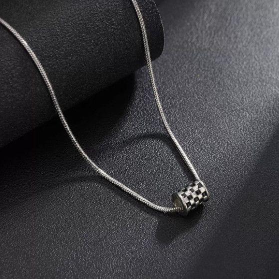 Elegant Pearl Necklace: Trendy, High-End Titanium Steel Clavicle Chain for Women