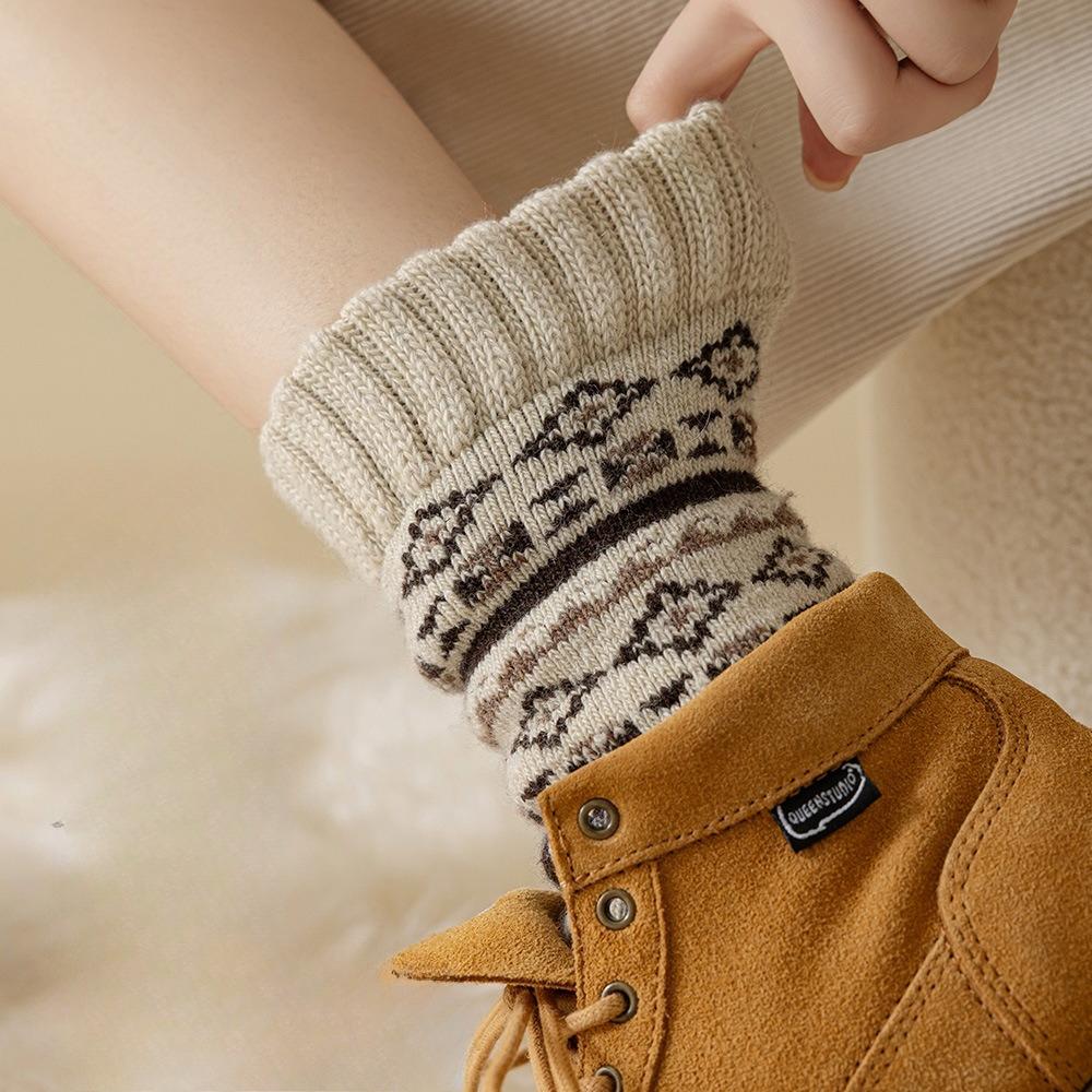 Fleece Socks for Women, Thick and Warm in Autumn and Winter, Retro Style with Fleece and Thickening, Pile Floor Socks, Sleeping Socks