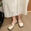 Mode Retrodesignade Fyrkantig Tå Casual Platta Halvtofflor för Kvinnor 2025 Nya Sommar Eleganta Mångsidiga Bekväma Slip on Tofflor