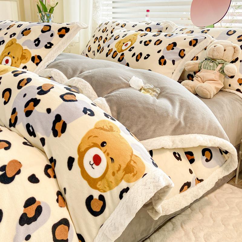 Retro pastoralny styl mleczny czteroczęściowy prześcieradło poszwa na kołdrę pogrubiony ciepły pokrowiec na kołdrę na łóżko koralowy aksamit zimowy trzyczęściowy zestaw