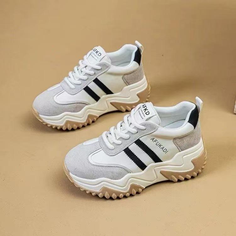 2025 Four Seasons Versatile Retro Wind Soft Sole Casual Shoes Platform Women's Shoes Leather Surface Comfortable Soft Surface