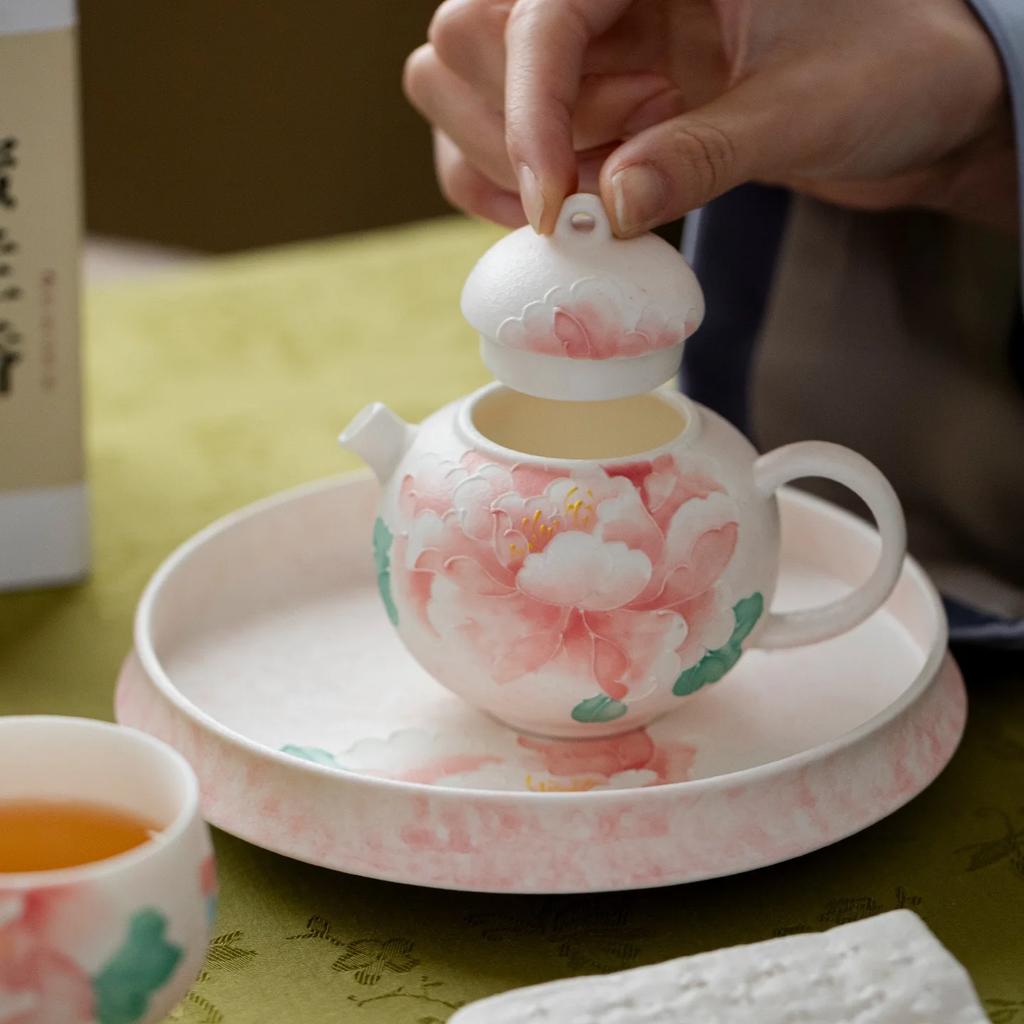 150ML Underglazed Light Pink Peony Ceramic Teapot Household Kung Fu Tea Set Teapot Teacup with Filter Hand-held Pot Pot Holder