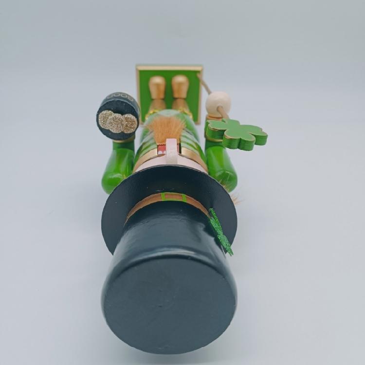 38cm Holz Grün Shamrock Nussknacker Designs Figur St. Patricks Day Figuren Irisches Festival Soldatenfigur für Sammler