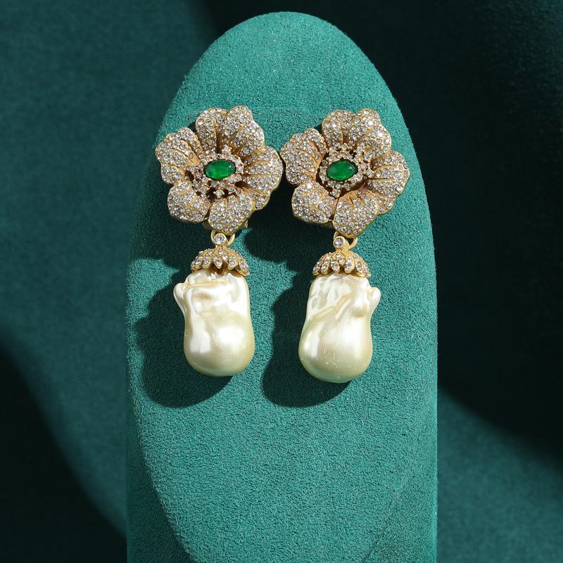 Yong Nuo Vintage Retro Jewelry: High-End, Colorfast Antique Earrings
