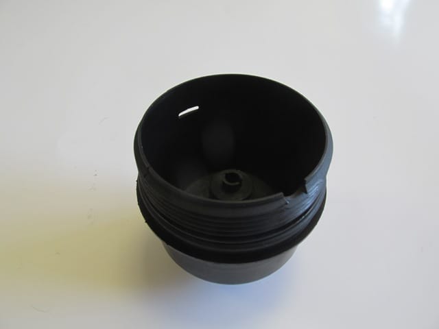 

For Toyota Avensis 2010 2014 Engine Oil Filter Cover D 4D Diesel Plastic 15650 33010