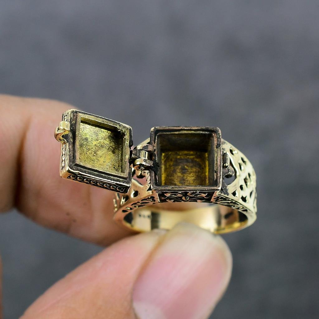 Traditional Look Handmade Brass Jewelry Poison Ring Size 7.5 m2U76