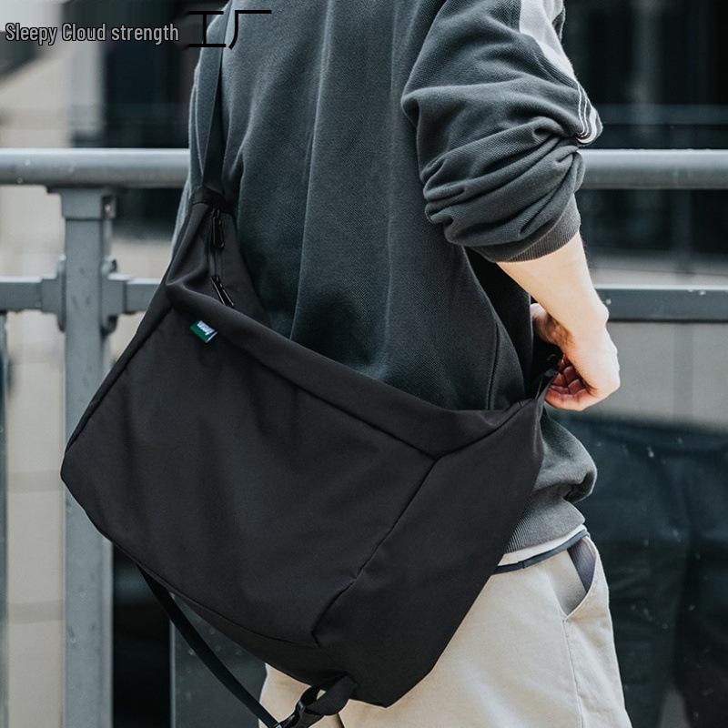 Modieuze Casual Crossbody Tas in Japanse Stijl voor Mannen en Studenten - Grote Capaciteit Enkele Schouder Messenger Bag