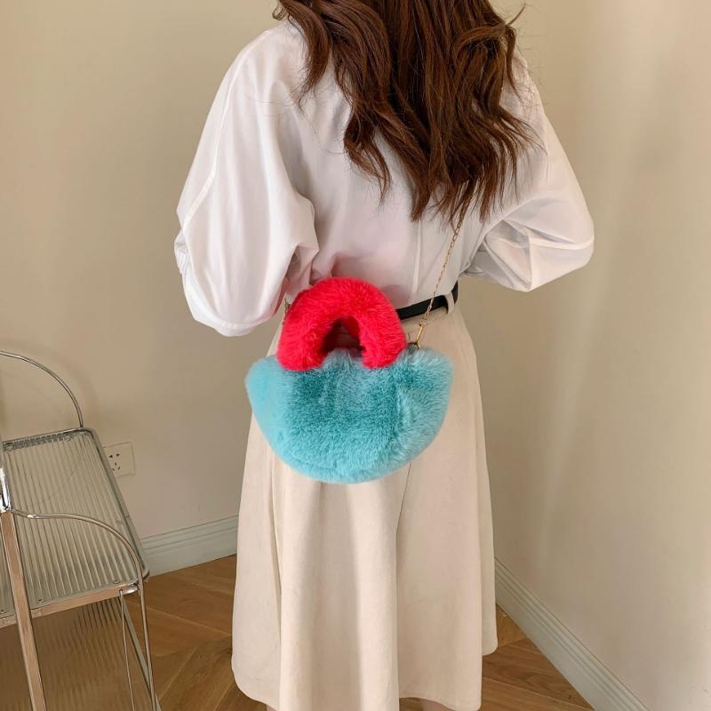 

1 Pcs Autumn And Winter New Fashionable Girl s Hairy Chain Handbag Shoulder Cross Bag Women s Bag озеро синього кольору