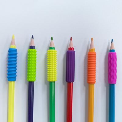 12 Pièces Poignées de Stylo Ergonomiques Surface Texturée Manchon de Stylo Réutilisable Réduisant le Stress Silicone Souple Antidérapant