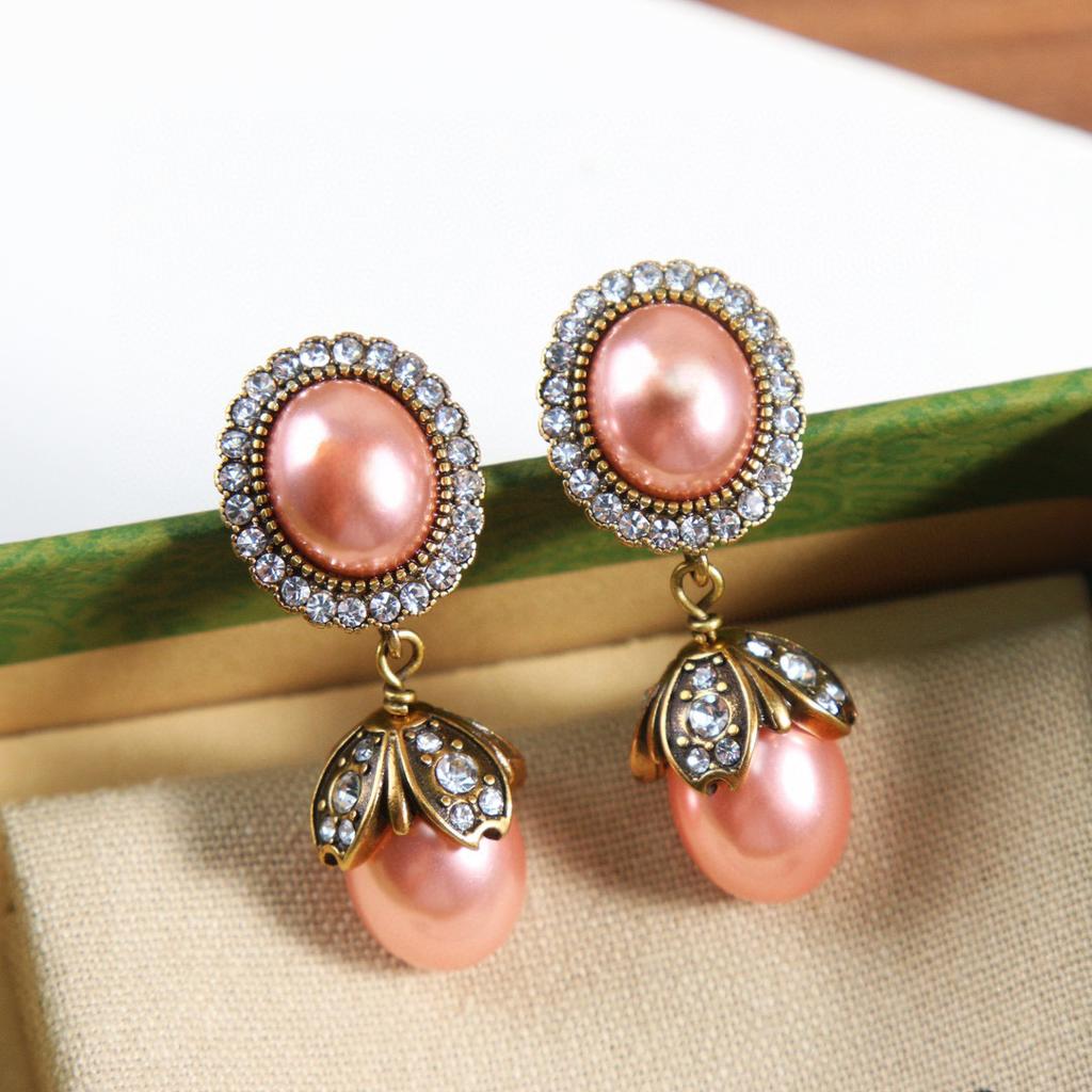 New Hot Brand Vintage Zircon Earrings for Women Luxury Jewelry Fashion Designer Eardrop Pearl Lady Party Pink Clip Earrings