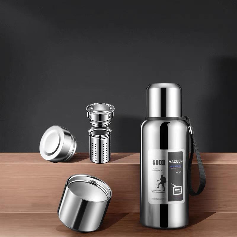 

Бутылка для воды из нержавеющей стали с вакуумной изоляцией большой емкости 316 Термос с ситечком для чая Герметичная портативная спортивная бутылка для путешествий на открытом воздухе 600ml серебряный