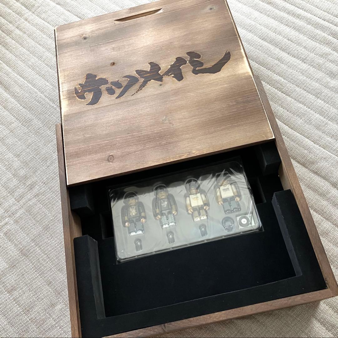 

[USED] Very good condition USED Ketsumeishi limited live photo box with KUBRICK doll