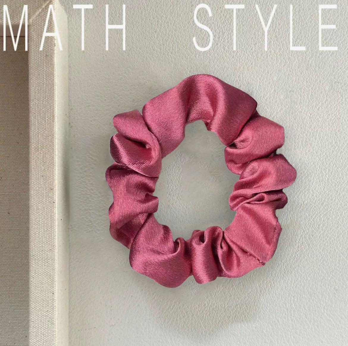 

Атласная эластичная резинка для волос: Простой, элегантный, высокоэластичный аксессуар для волос на все времена года. розы красного