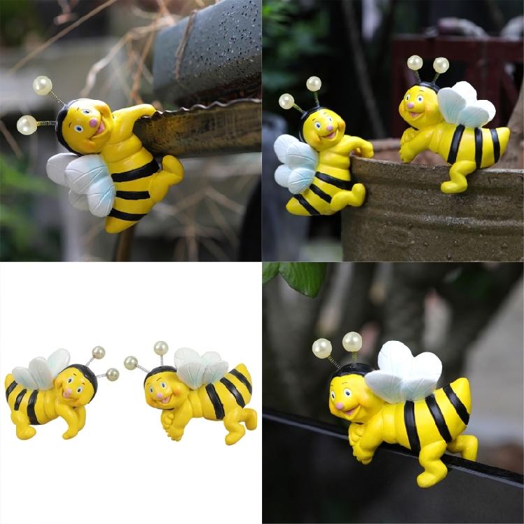 2Pieces Cute Climbing Bees Resin Pot Huggers Figurines for Personalizing Garden Patios Balconies and Home Decoration