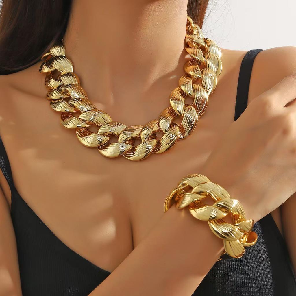 Necklace and Bracelet Set Hip-hop Aluminum Chain Acrylic Necklace Unique and Fashionable Accessories