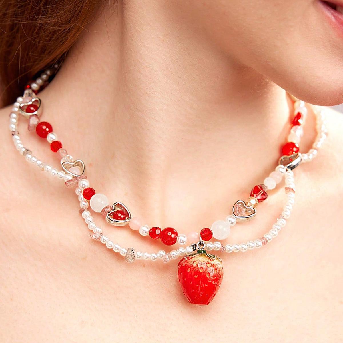 European-American Pastoral Faux Pearl Tassel Necklace with Strawberry and Butterfly Charms красный