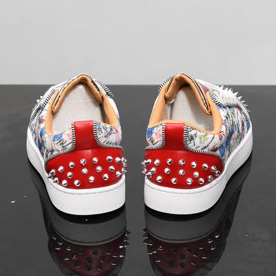 Atmungsaktive Frühlings-Neue Nieten Rote Sohle Schnürschuhe Strass Low-Top Deodorant Board Schuhe 2m