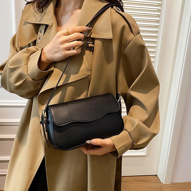 retro women's bags, new textured shoulder bags, solid color fashion shoulder bags, premium versatile underarm bags