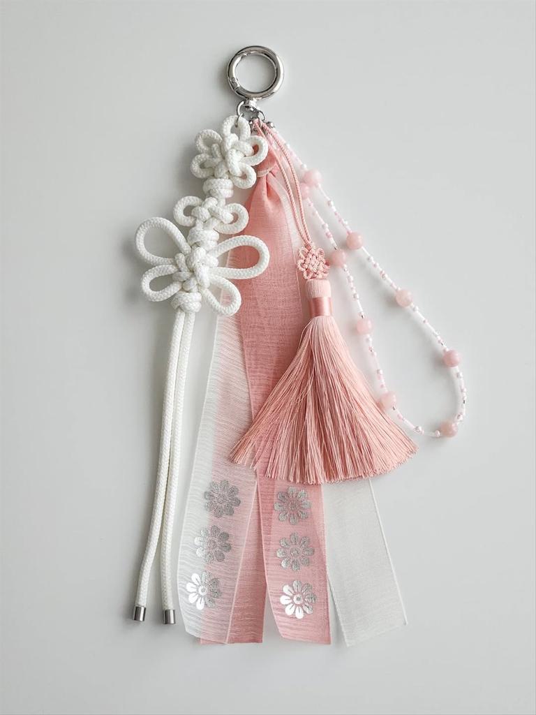 Maehwa Knot & Ramie Daenggi Norigae Keyring – Traditional Korean Accessory Charm