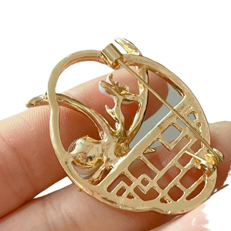 Orchid Window Pattern Brooch - Women's High-end, Premium, Small-Scale, Uncommon Brooch - Chinese-style, Pearl, High-end Pin