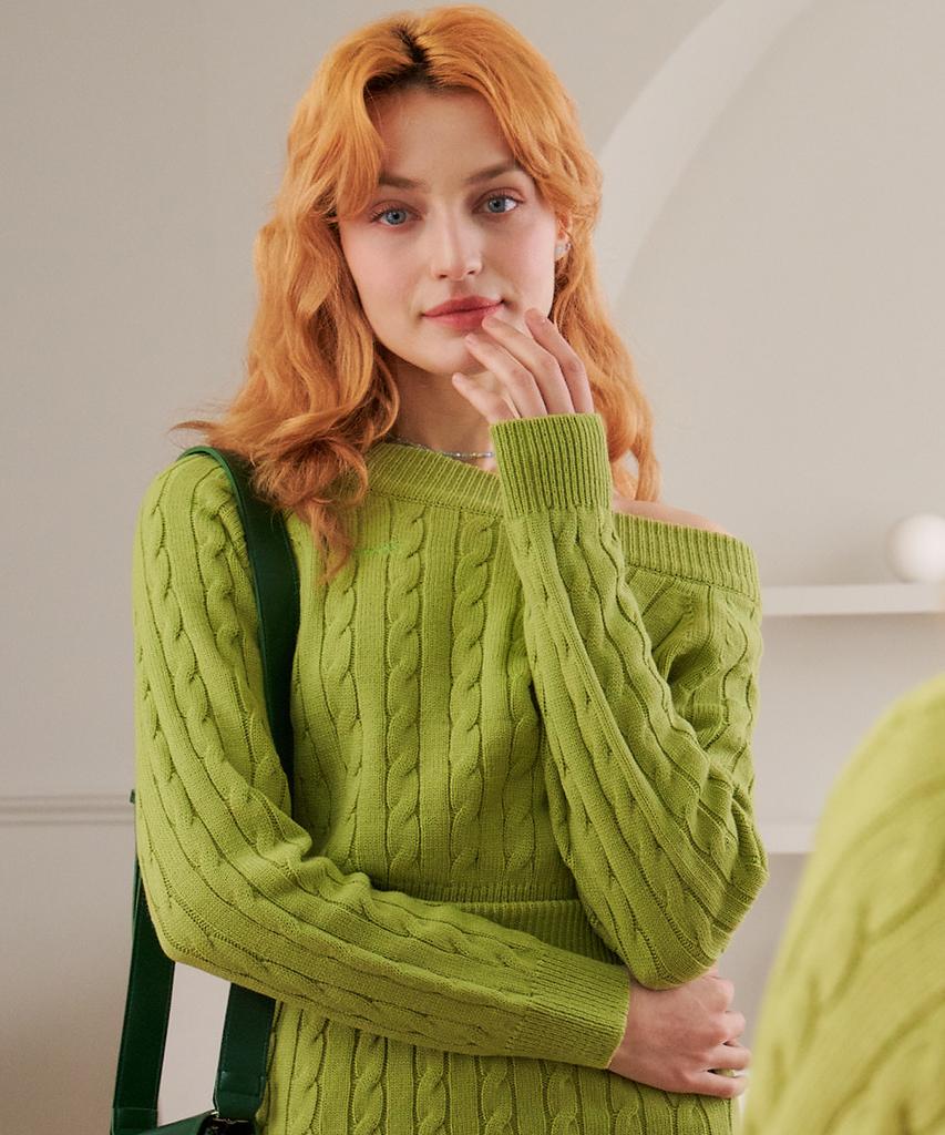 Tobaseu Wool Cable Knit Off-Shoulder Top (Pink)