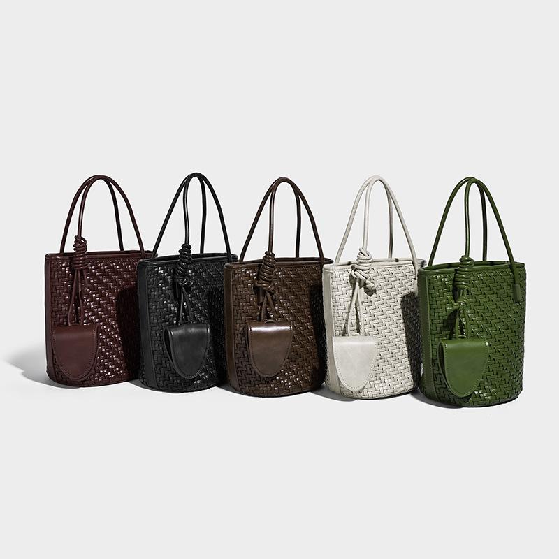 Niche Handwoven Fashion Handheld Bucket Bag for Women 2025 New Versatile Exquisite Light Luxury Shoulder Bag Crossbody Bag
