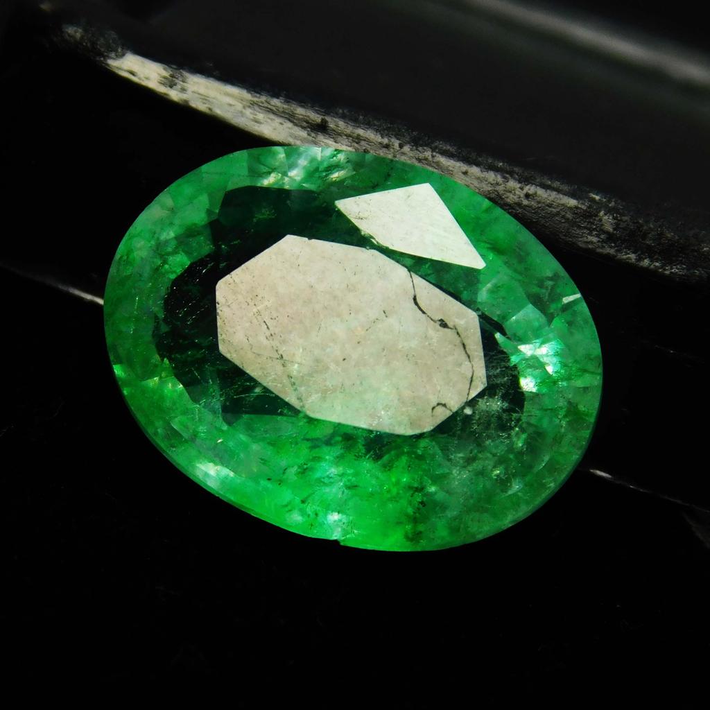 Natural Green Emerald Loose Gemstone Untreated Colombian 7 ct Oval Cut for Jewelry Making and Crafts
