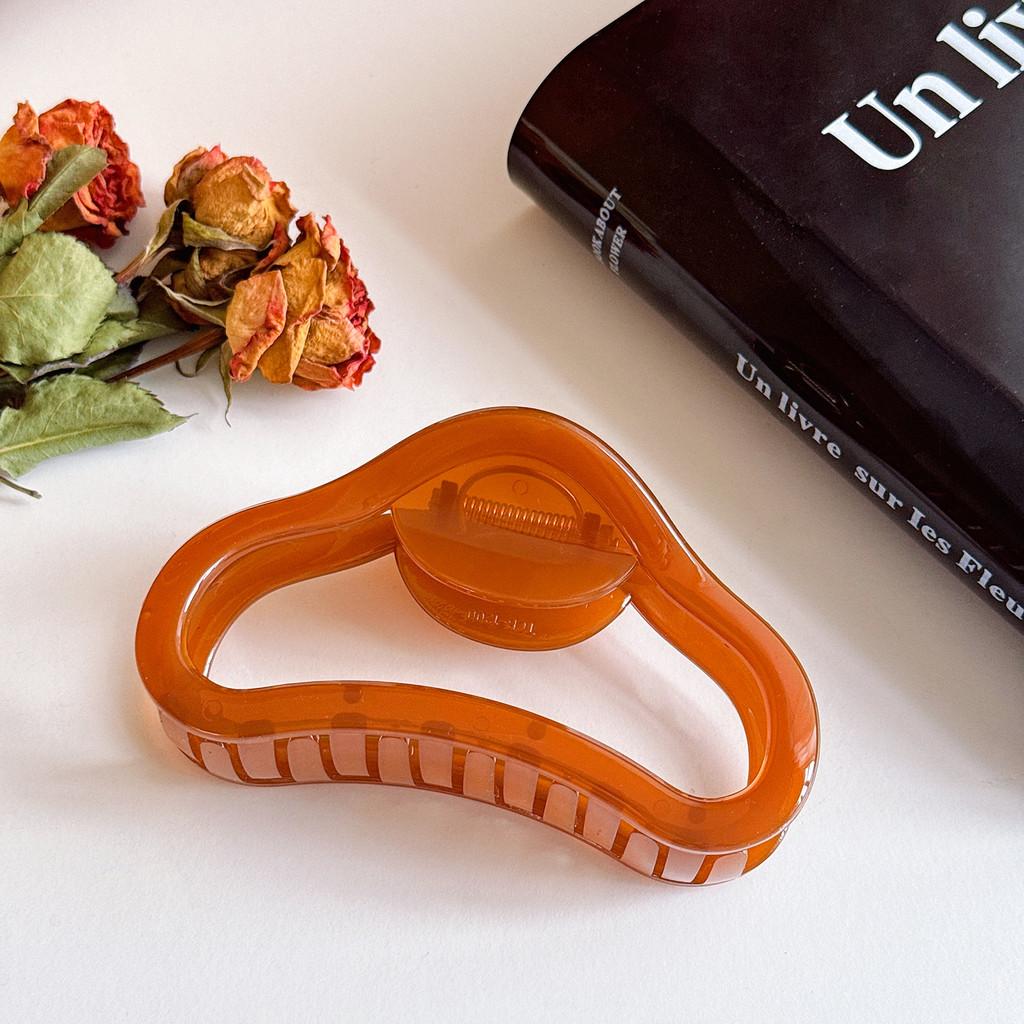 Elegant Cloud Hair Claw Clip Stylish And Trendy Large Hair Accessory For Women