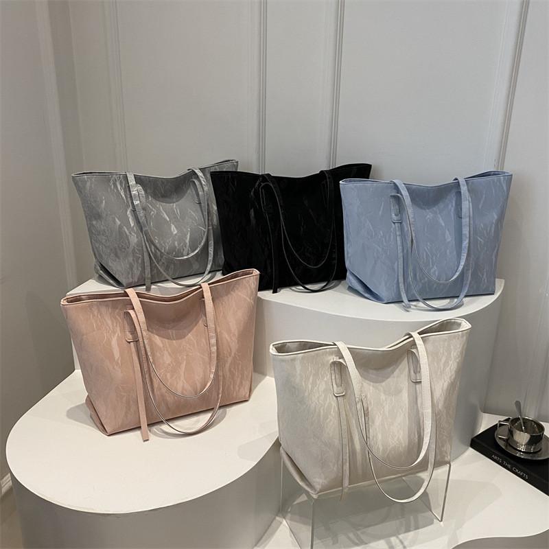 Large Fashionable Tote Bag For Women Versatile Commuter Purse For Daily Use