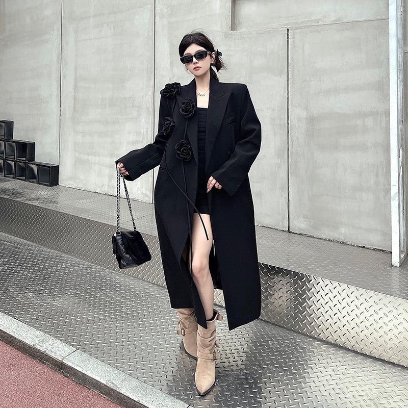 2025 Autumn Black 3D Floral Suit Jacket with Heavy Workmanship and Padded Shoulders