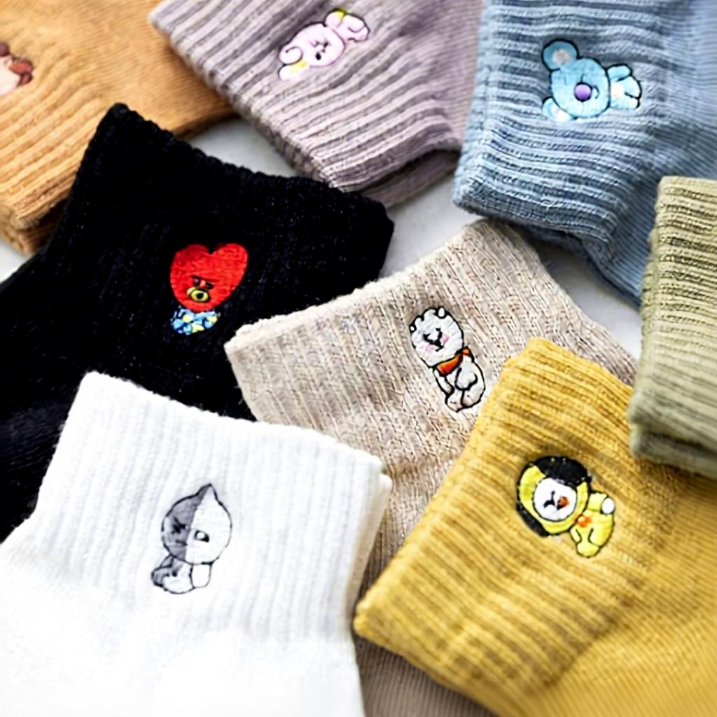 REMOULD Custom Ankle Embroidery Knitted Socks High Quality Low Moq Custom Good Quality Socks Own logo Embroidered Unisex Grip one size for all women
