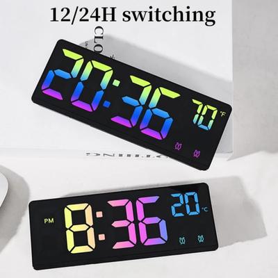 Sveglia Digitale a Colori Controllo Vocale Temperatura Data Doppio Allarme Snooze Orologio da Tavolo Modalità Notturna Orologio LED Anti-disturbo 12/24H