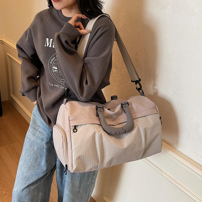 Summer large-capacity new bag short trip shoulder messenger bag women's separation versatile tote bag dry and wet