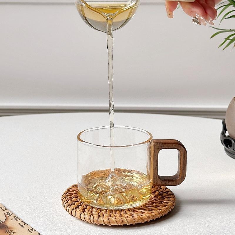 High Borosilicate Glass Small Tea Cup for Household Hospitality Heat resistant Glass Sketch Cup Small Capacity with Mountain Wood Handle Tea Cup