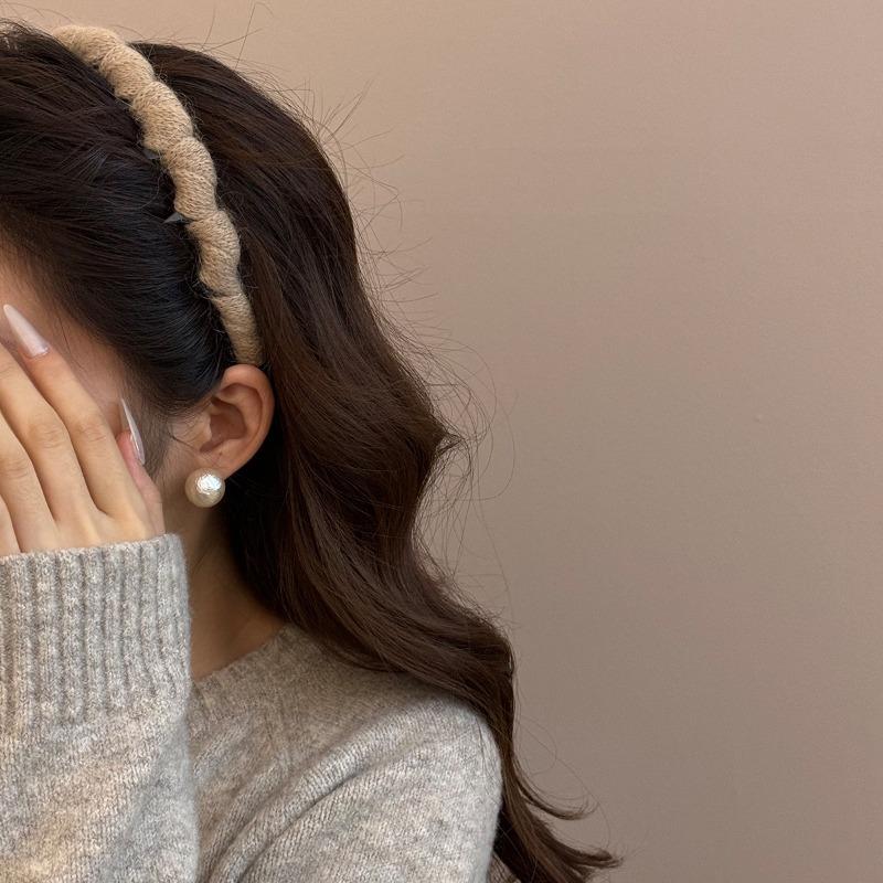 Woolen Big Wavy Hair Band, Stylish and Anti-slip with Teeth, Face Washing Headband Hair Accessory with A High Crown Shape