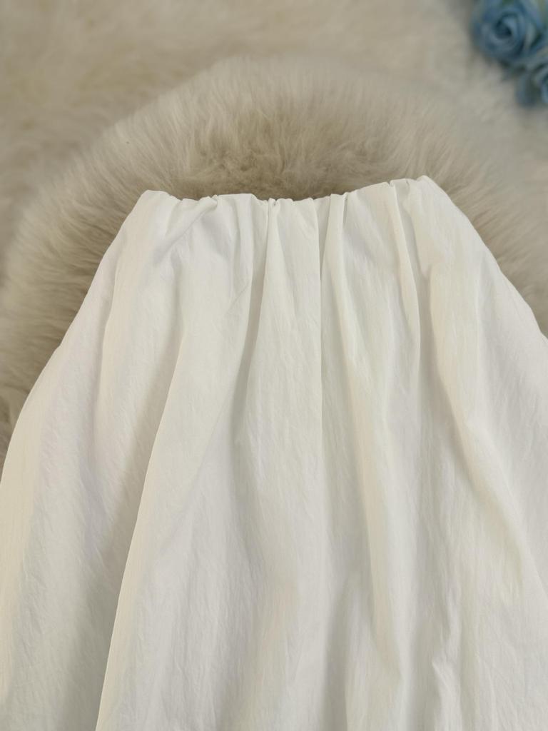 Moderner High-Waist A-Linien-Midirock mit Saumkante - Vielseitiges und Schlankmachendes Design
