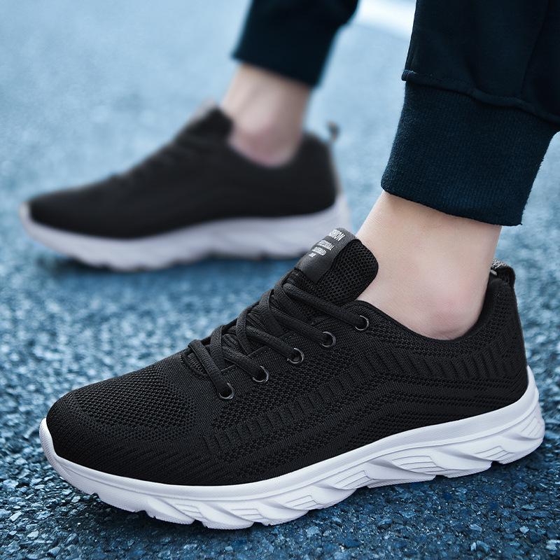New extra large size ultra-light fly-woven breathable lightweight soft-soled running shoes
