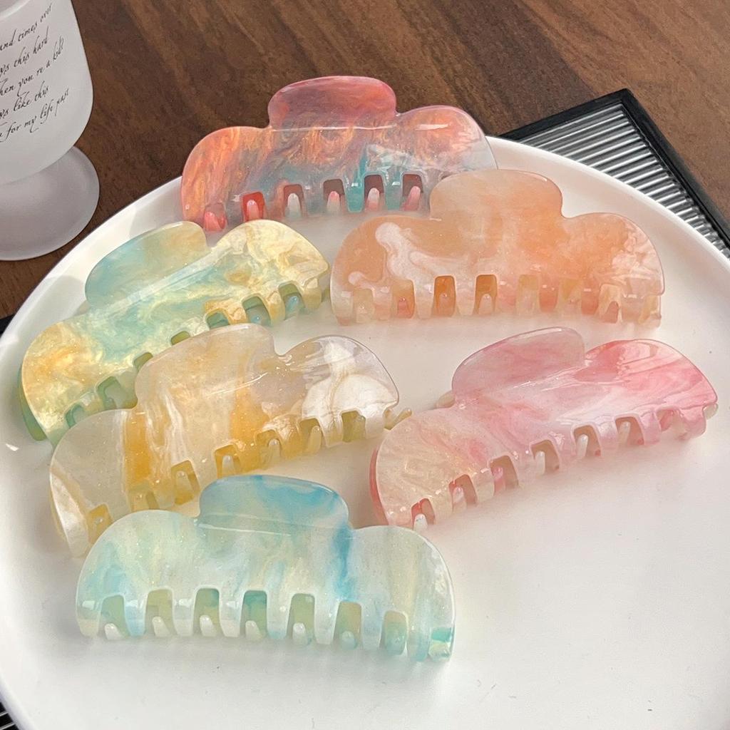 Akrylowa spinka do włosów zmieniająca kolor w stylu koreańskim - Słodki rekin